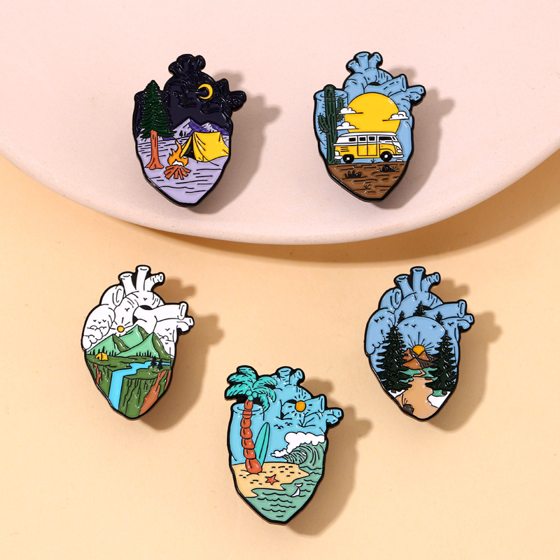 Adventure Heart Enamel Pins De - Outdoor Adventure Friends 评论和价格